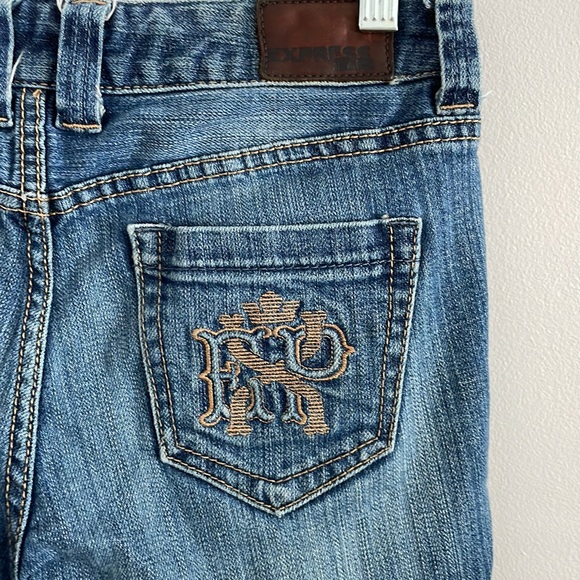 EXPRESS Stella bootleg jeans. Size 2 - Picture 4 of 7